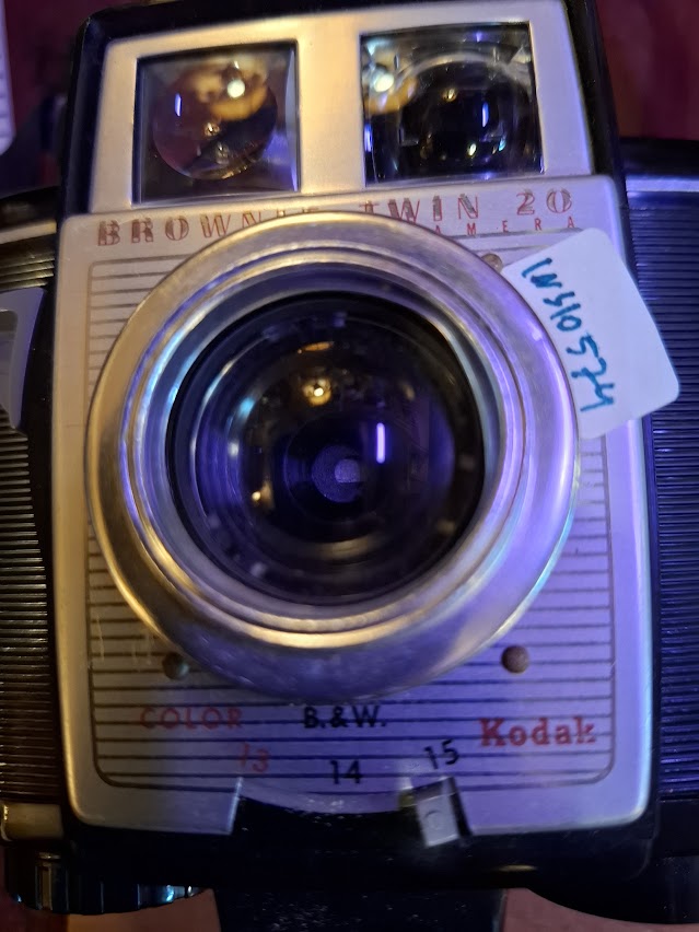 Antique camera - Kodak Brownie twin 20 [INS10574]