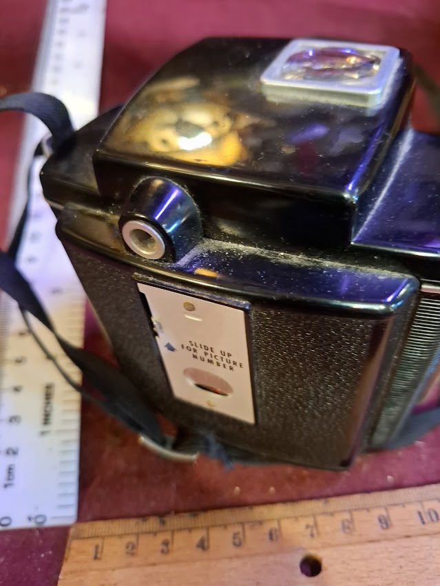 Antique camera - Kodak Brownie twin 20 [INS10574]