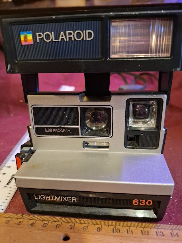 Vintage Polaroid Camera [INS10598]