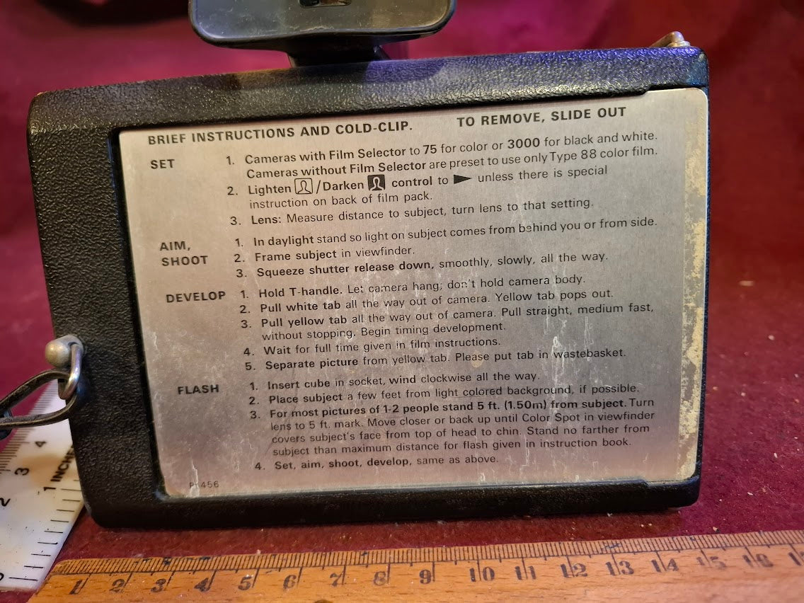 Vintage Polaroid Camera [INS10601]