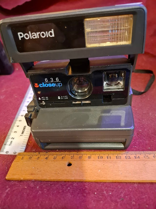 Vintage Polaroid Camera [INS10609]