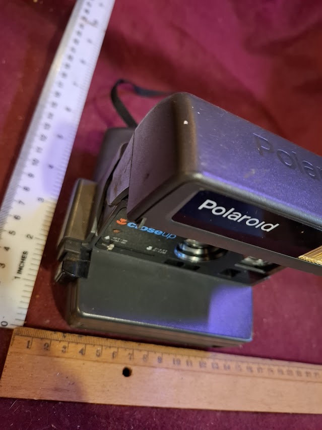 Vintage Polaroid Camera [INS10609]