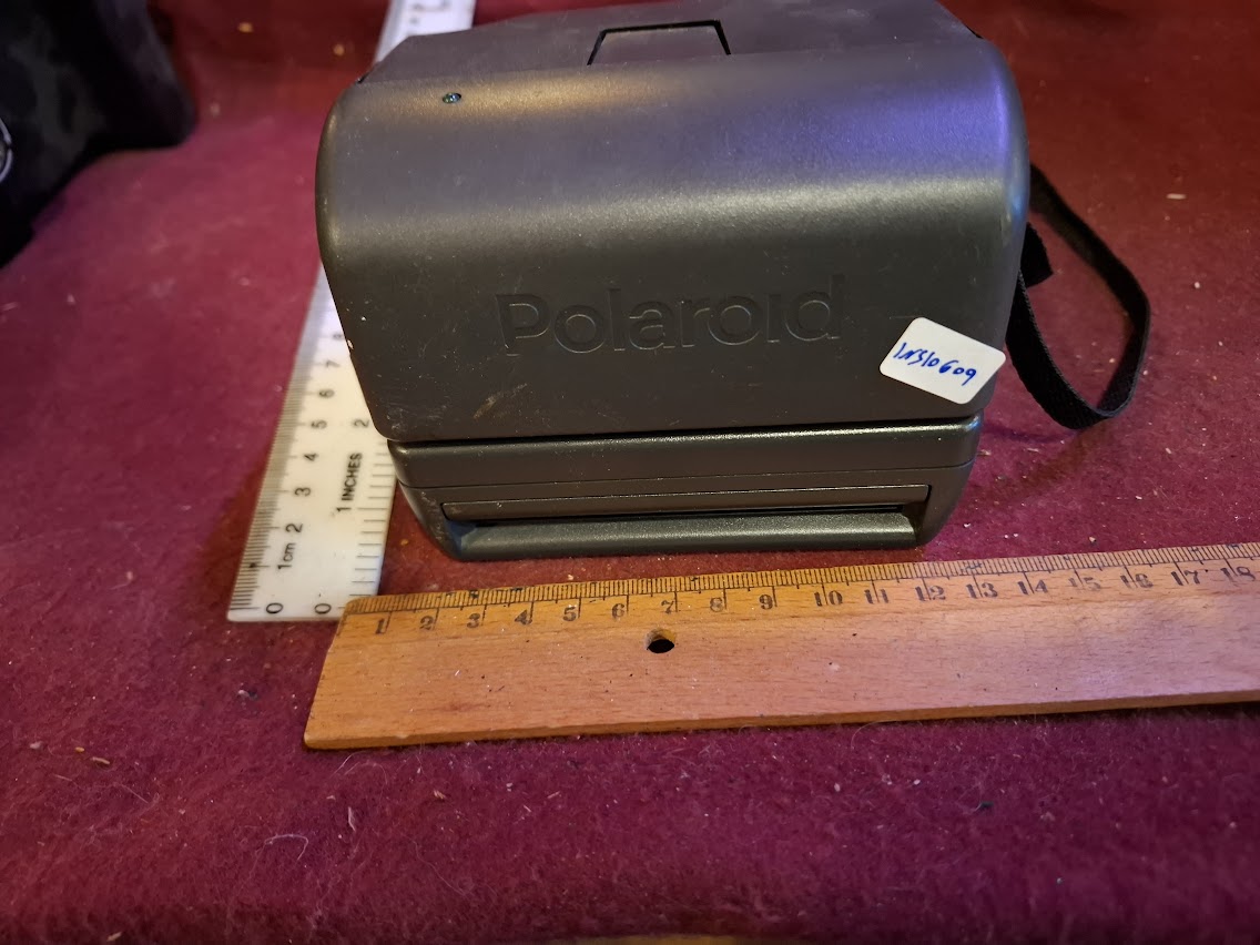Vintage Polaroid Camera [INS10609]