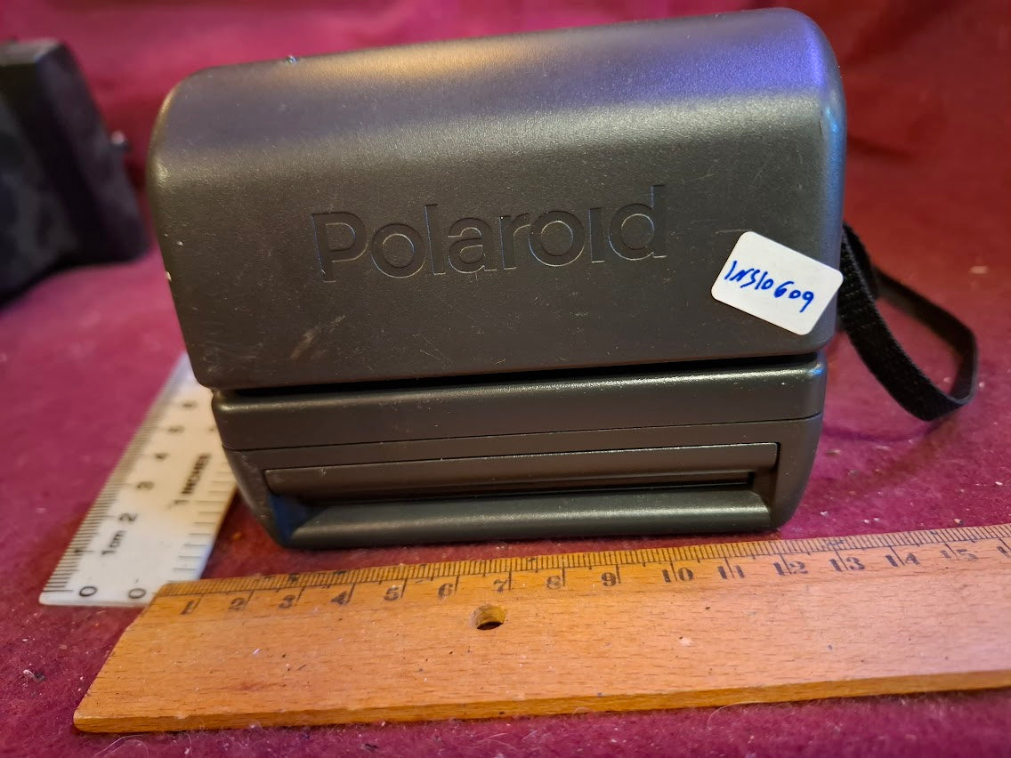 Vintage Polaroid Camera [INS10609]