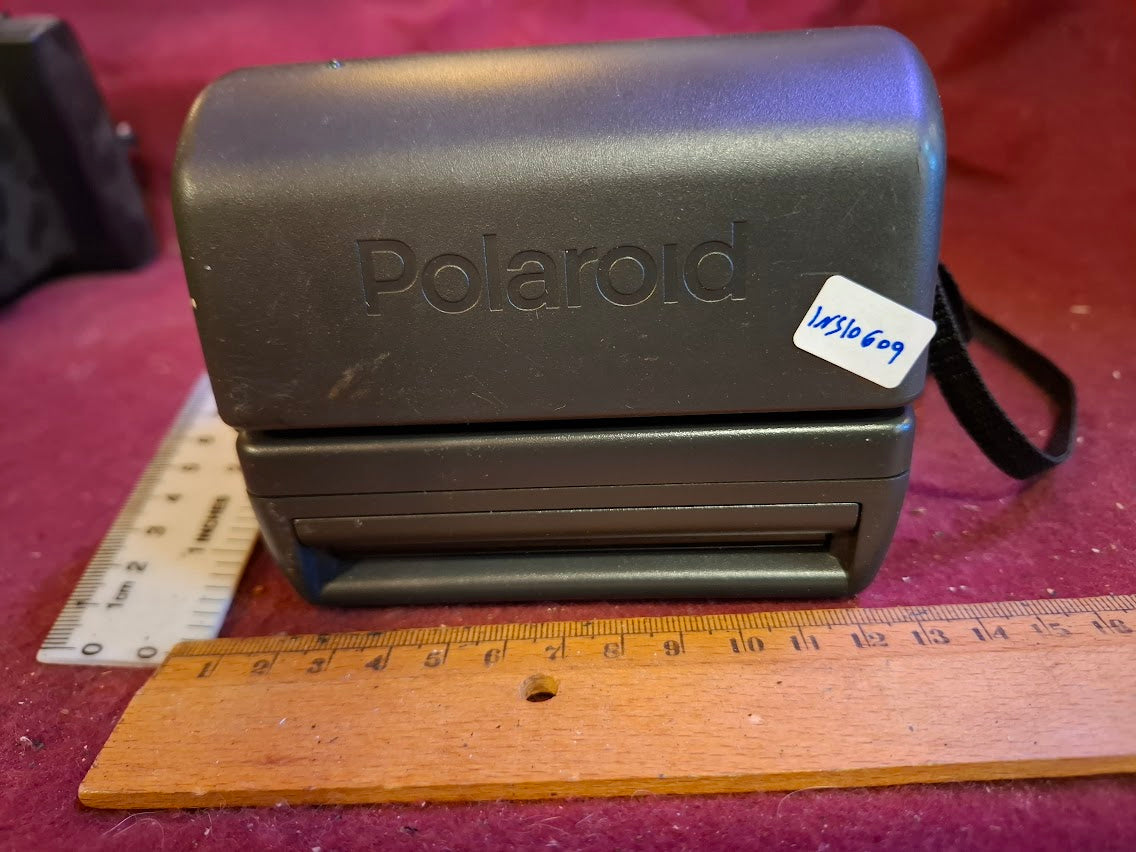 Vintage Polaroid Camera [INS10609]