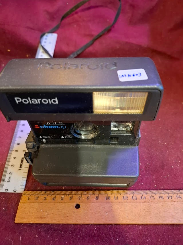Vintage Polaroid Camera [INS10603]