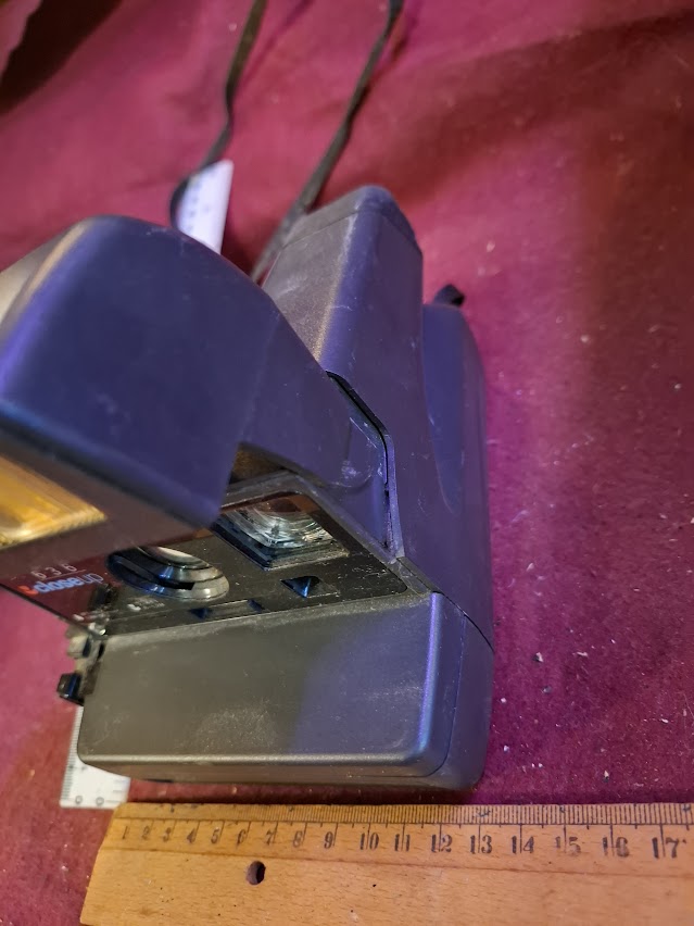 Vintage Polaroid Camera [INS10603]