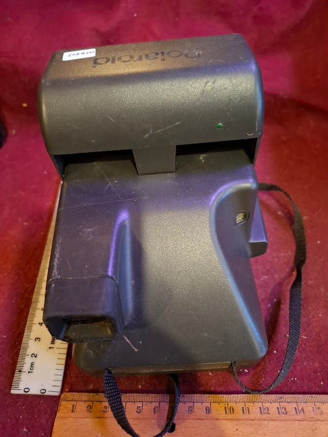 Vintage Polaroid Camera [INS10603]