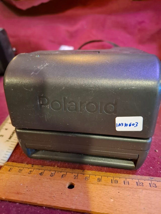 Vintage Polaroid Camera [INS10603]