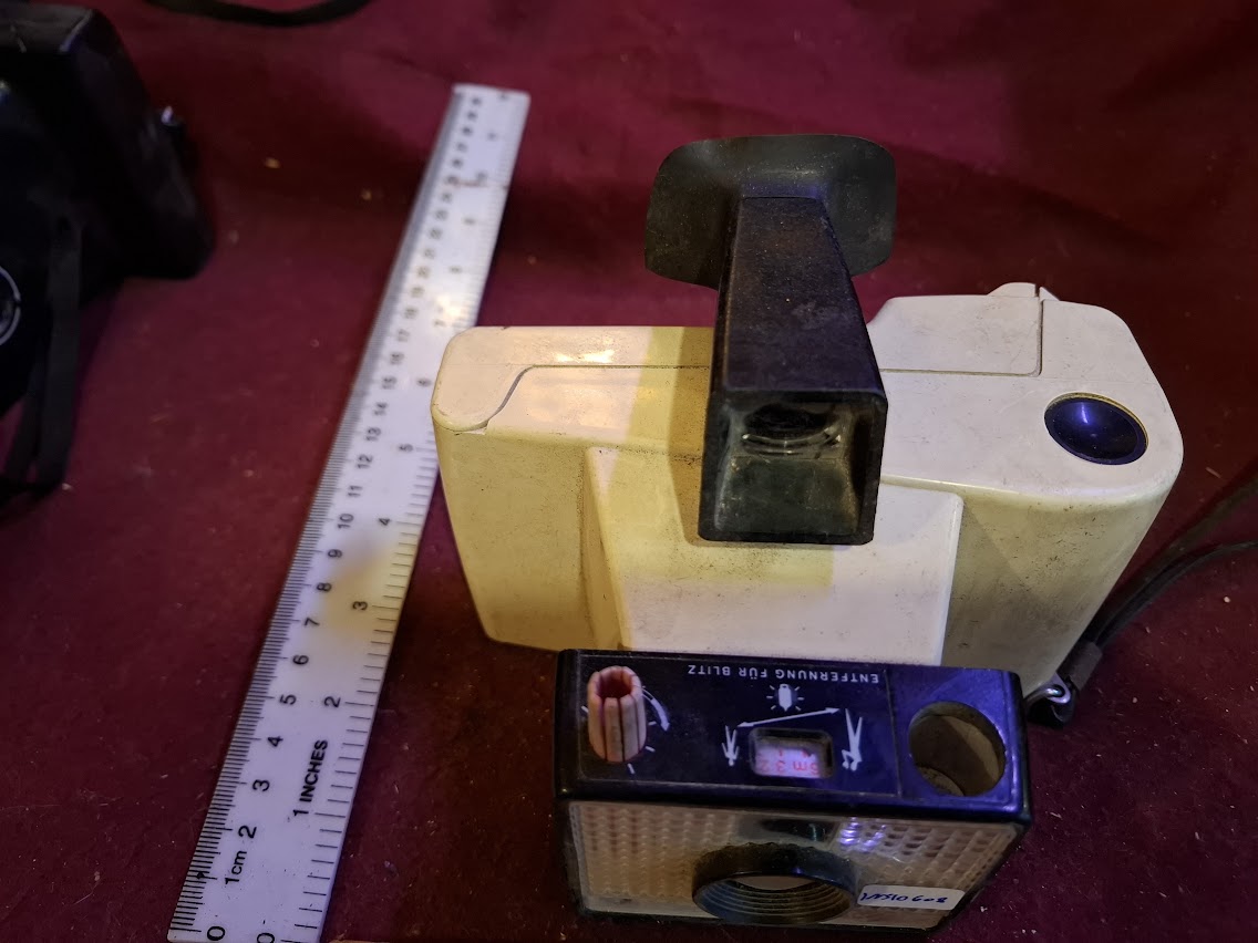 Vintage Polaroid Camera [INS10608]