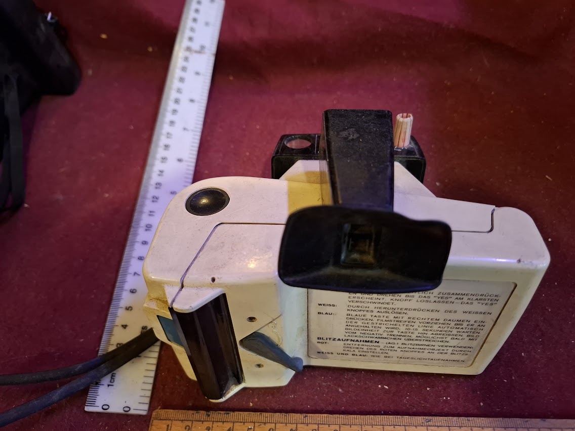 Vintage Polaroid Camera [INS10608]