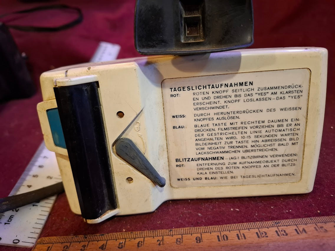 Vintage Polaroid Camera [INS10608]