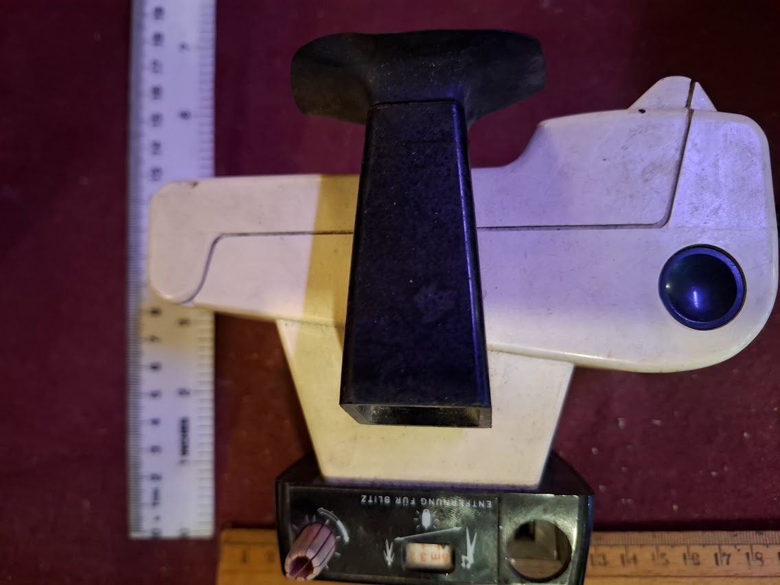 Vintage Polaroid Camera [INS10608]