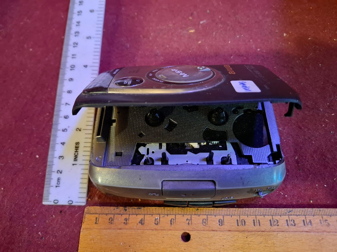 Vintage cassette walkman - aiwa [INS10643]