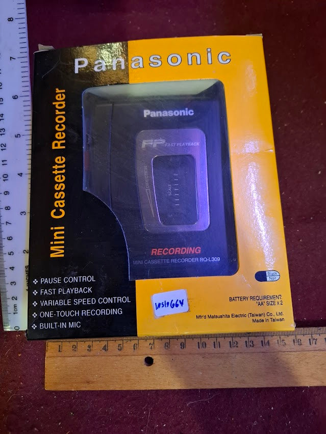 Vintage walkman - Panasonic [INS10664]
