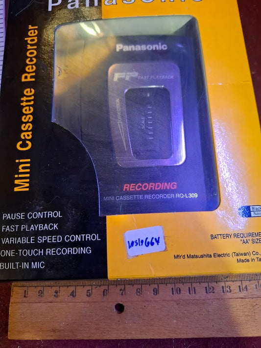 Vintage walkman - Panasonic [INS10664]