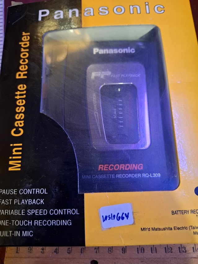 Vintage walkman - Panasonic [INS10664]