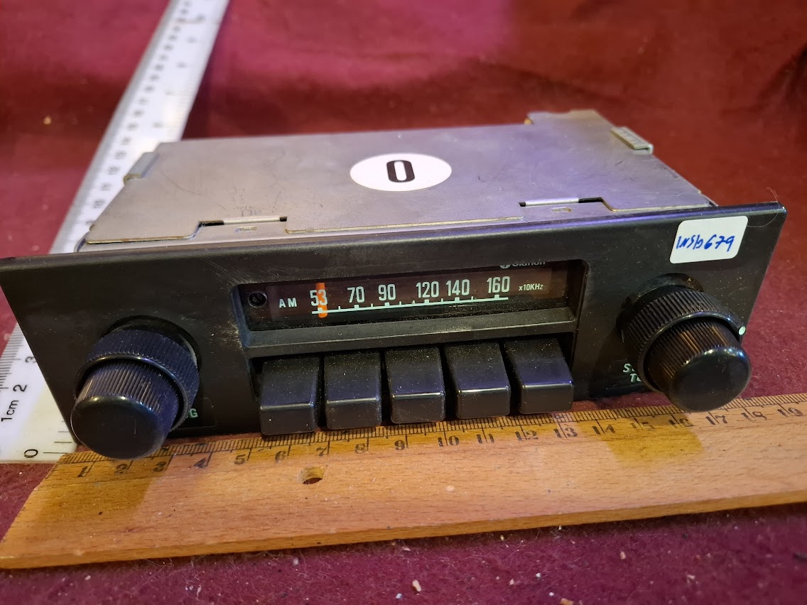 Vintage car radio - Clarion [INS10679]