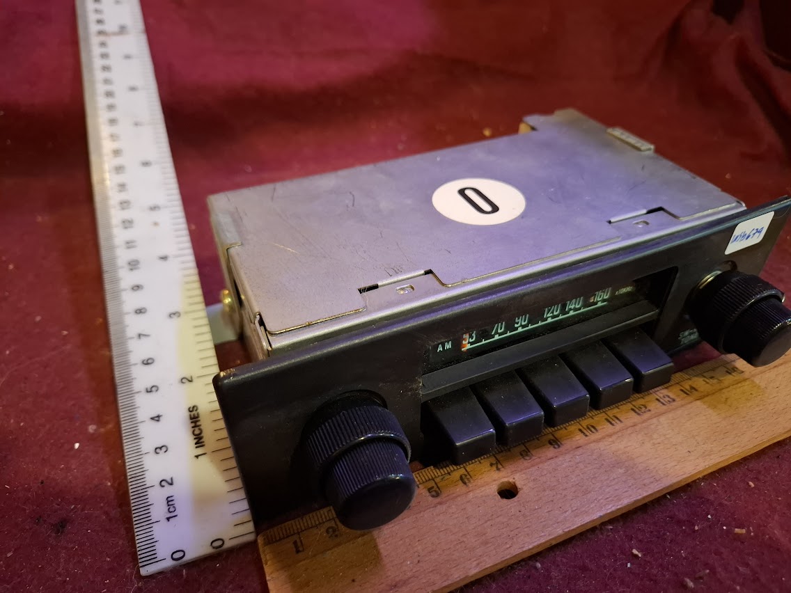 Vintage car radio - Clarion [INS10679]
