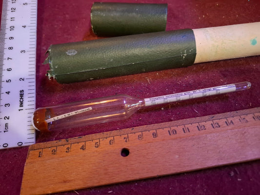 Vintage Scientific Thermometer [TOL10158]