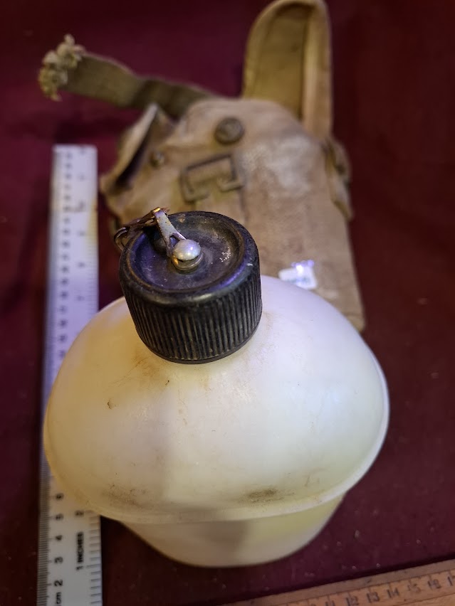Old Military water bottle [ARM10151]