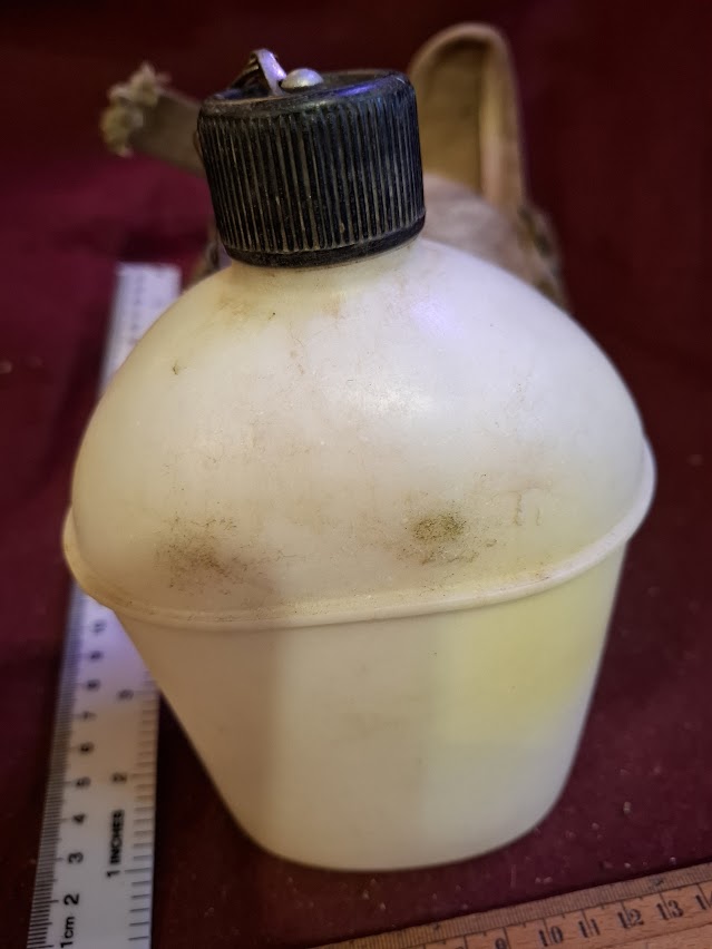 Old Military water bottle [ARM10151]