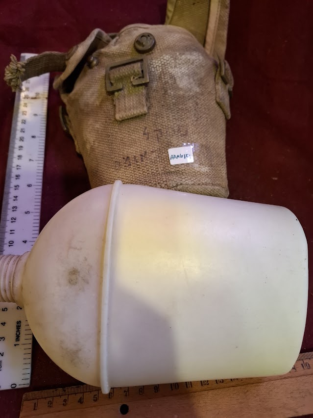 Old Military water bottle [ARM10151]