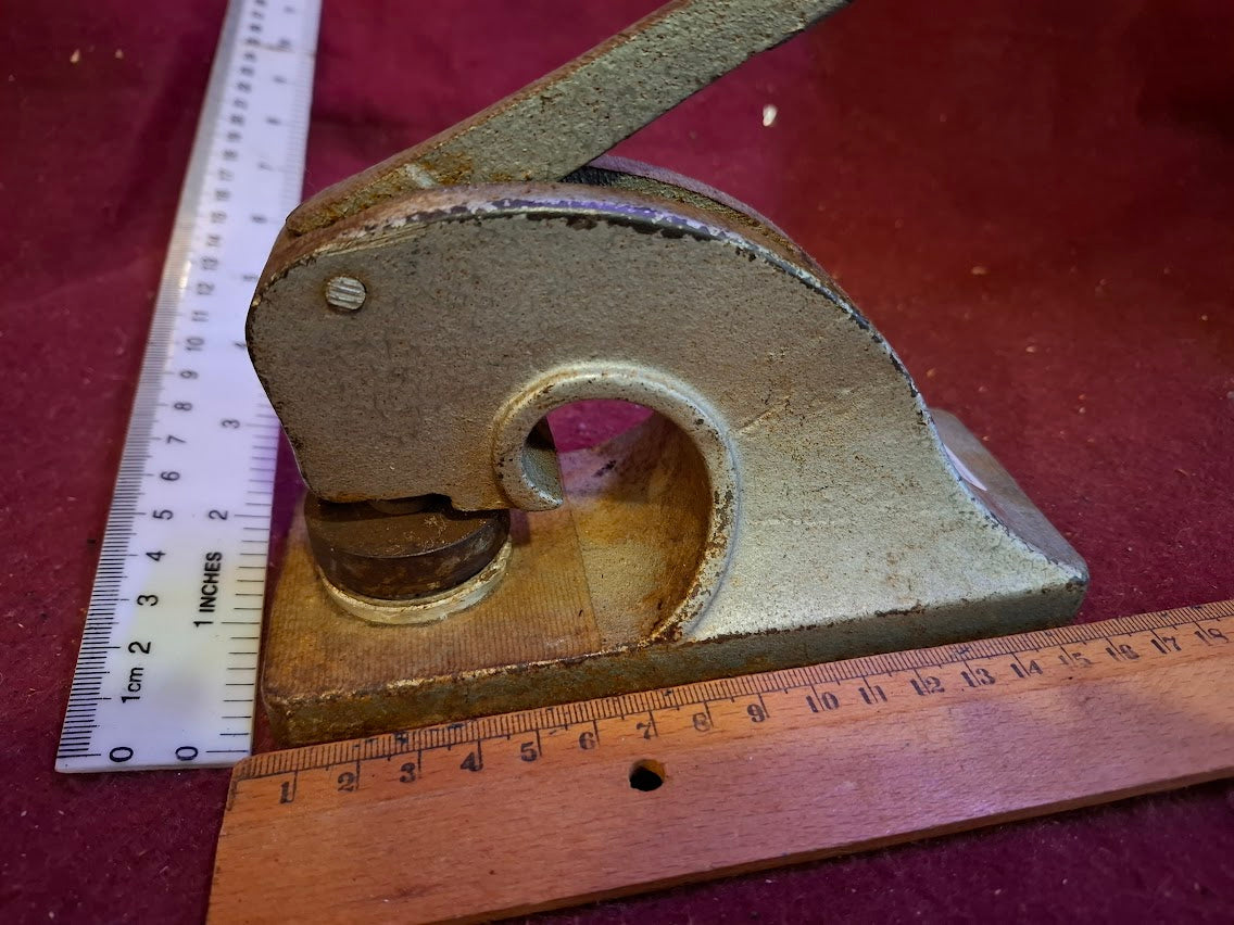 Antique heavy metal stamp punch - Rare [TOL10289]