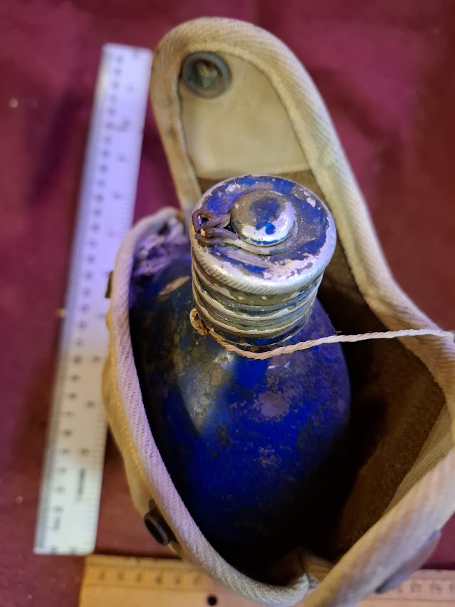 Old army water bottle [ARM10150]