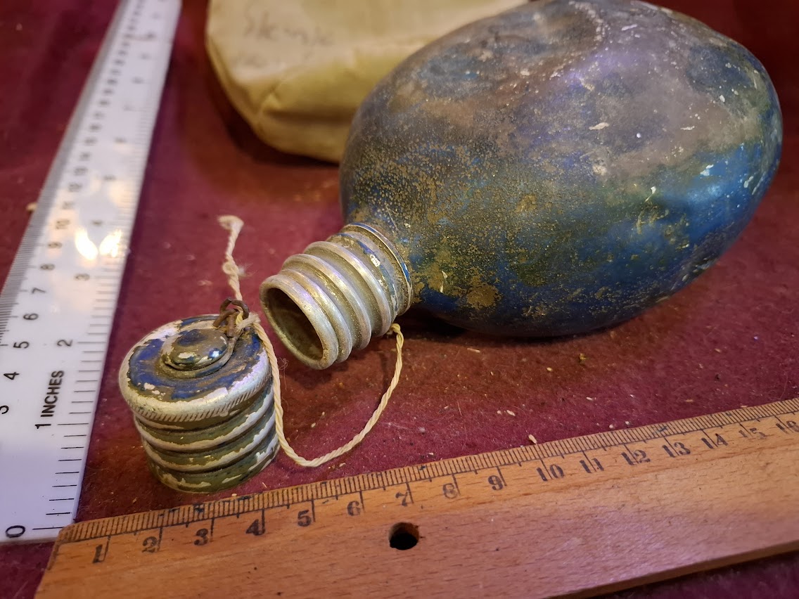 Old army water bottle [ARM10150]