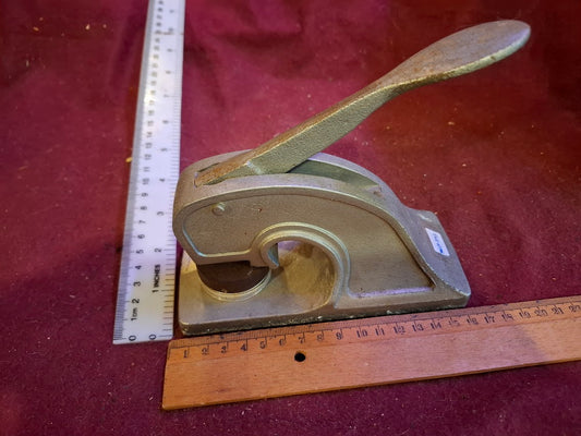Antique heavy metal stamp punch - Rare [TOL10292]