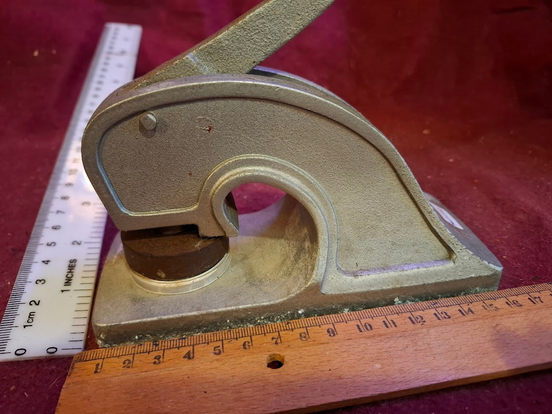 Antique heavy metal stamp punch - Rare [TOL10292]