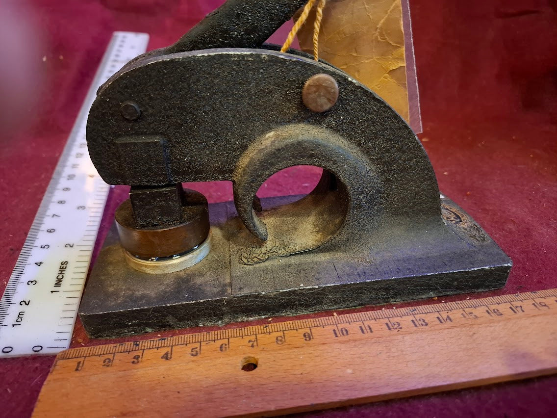 Antique heavy metal stamp punch - Rare [TOL10291]