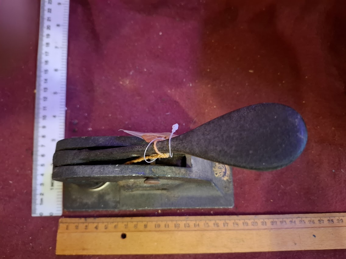 Antique heavy metal stamp punch - Rare [TOL10291]