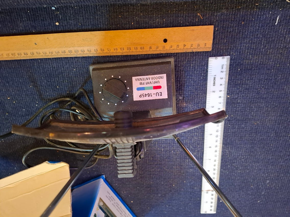 Vintage Indoor TV Antenna [INS10684]