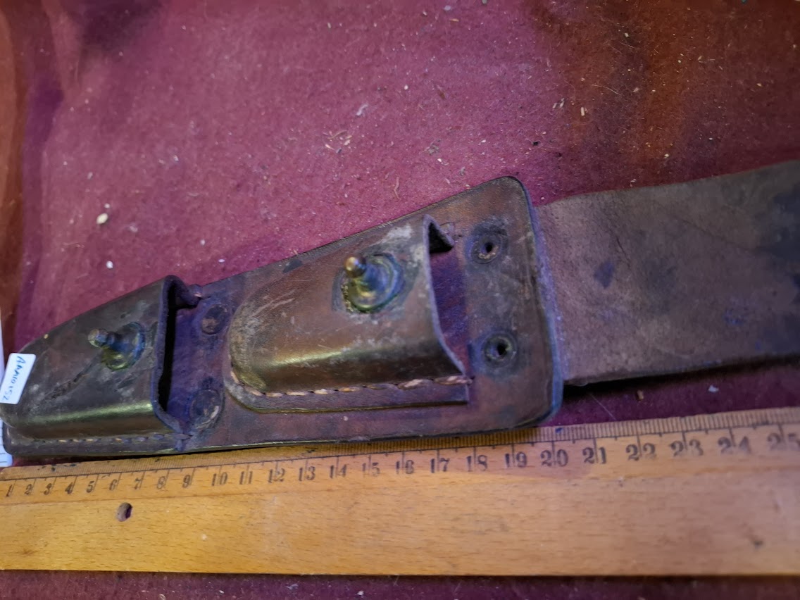 Vintage Gun Cartridge Pouch and Pocket Knife [ARM10152]