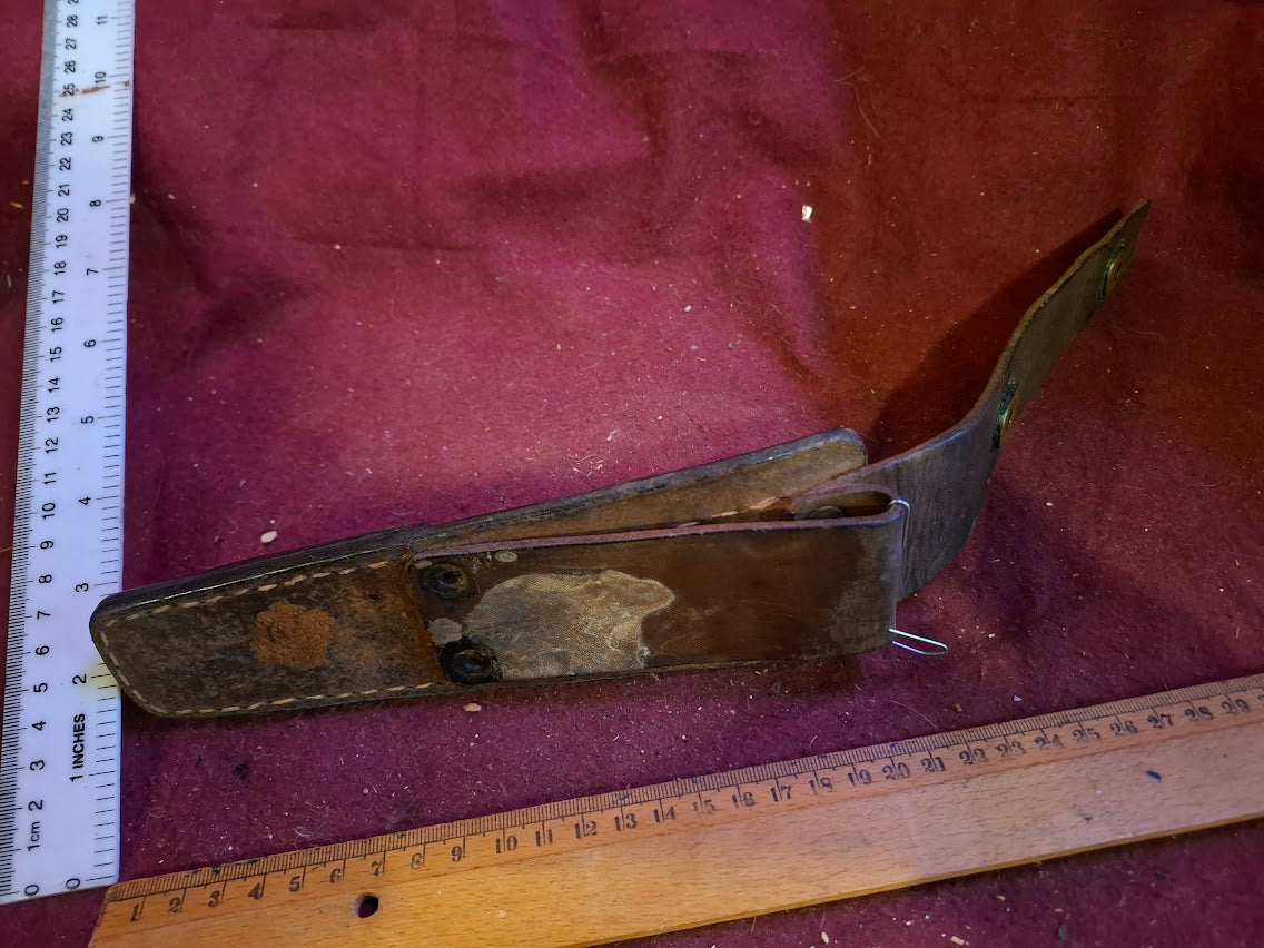 Vintage Gun Cartridge Pouch and Pocket Knife [ARM10152]