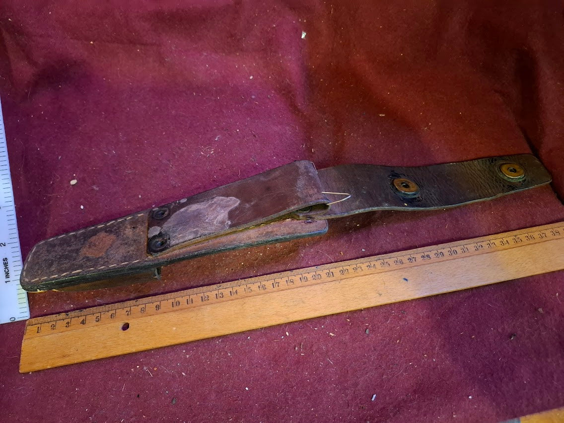 Vintage Gun Cartridge Pouch and Pocket Knife [ARM10152]