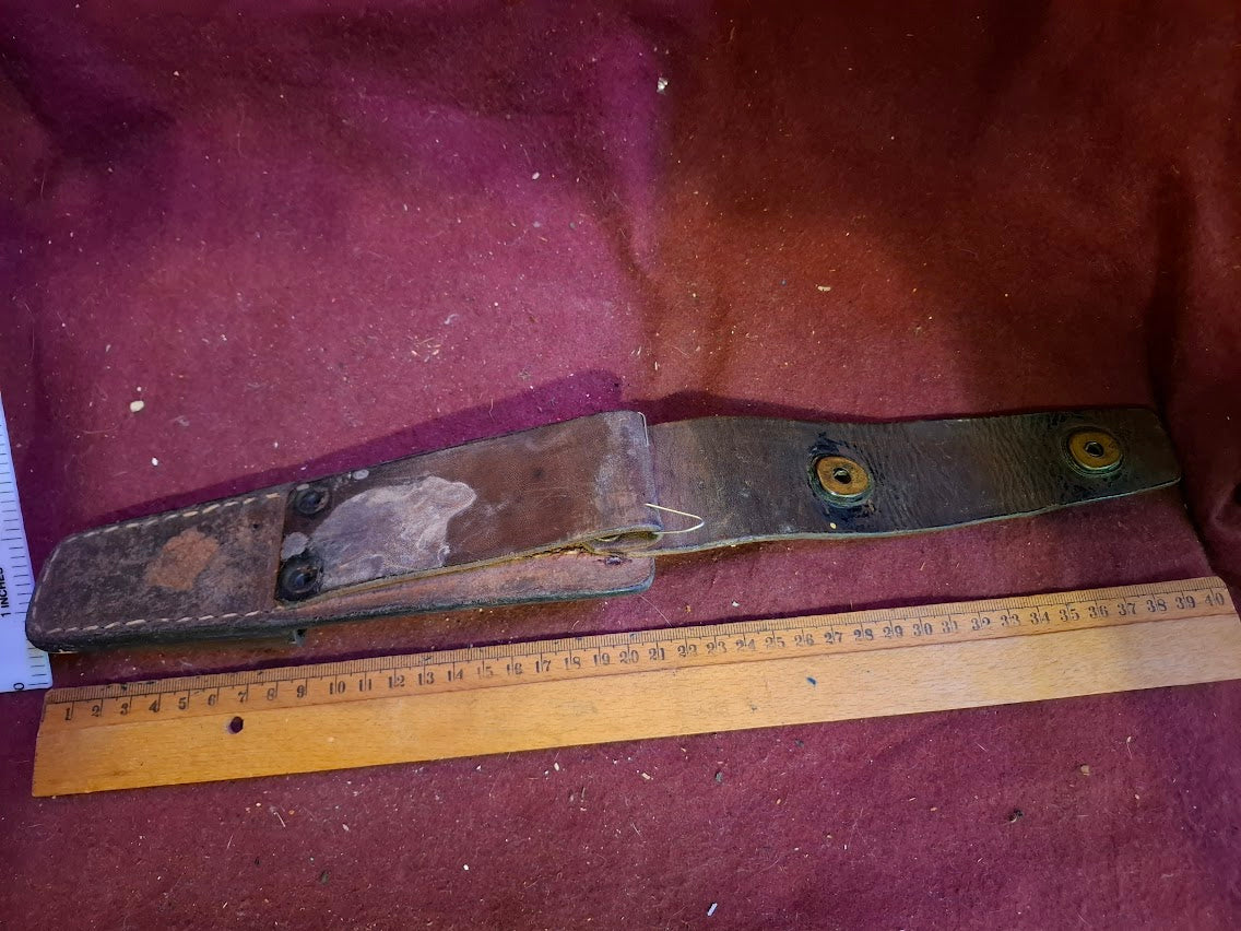 Vintage Gun Cartridge Pouch and Pocket Knife [ARM10152]