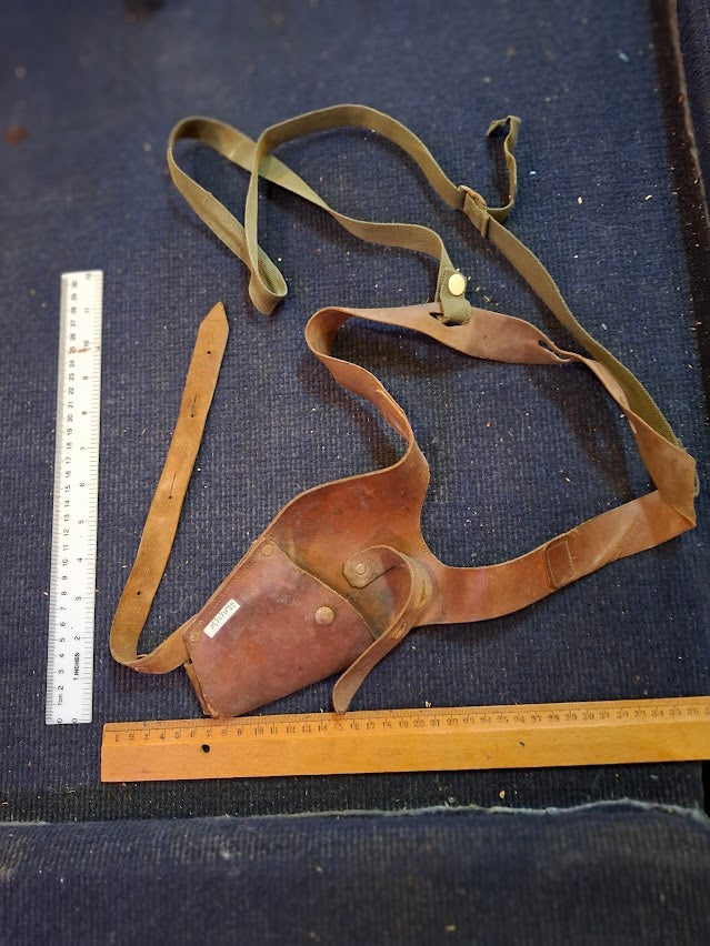 Vintage Gun holster with shoulder strap [ARM10130]