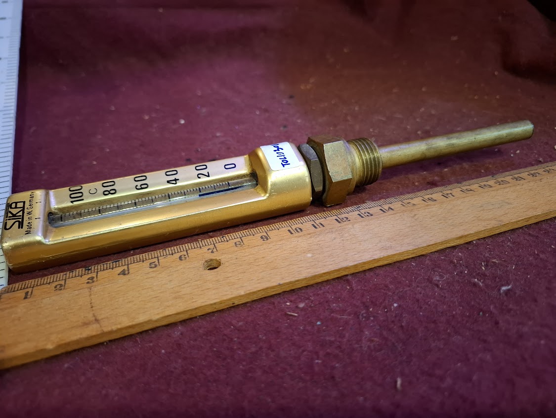 Vintage industrial thermometer [TOL10308]