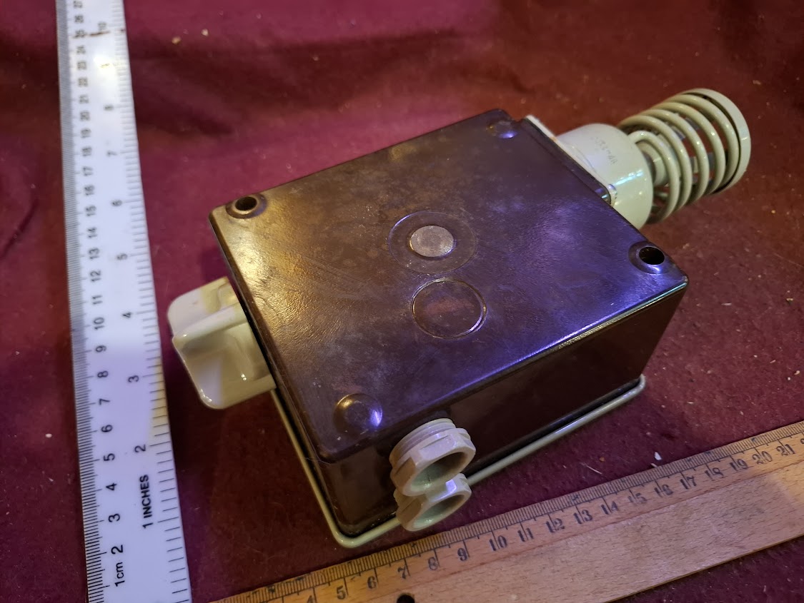 Old Danfoss thermostat [INS10698]