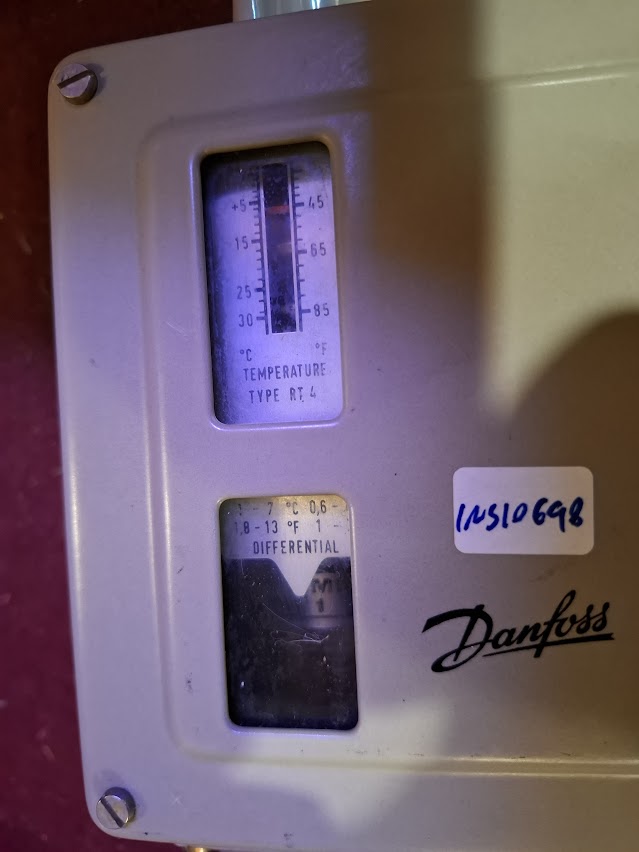 Old Danfoss thermostat [INS10698]
