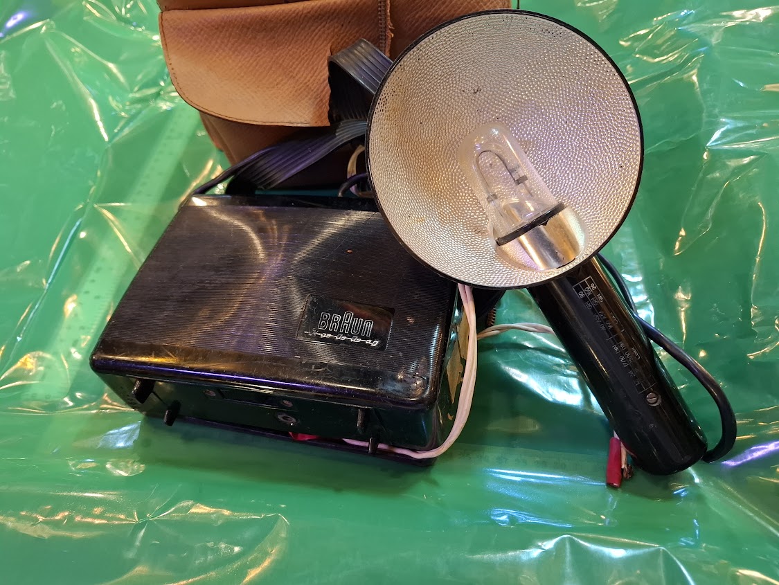 Antique big flash [INS10699]