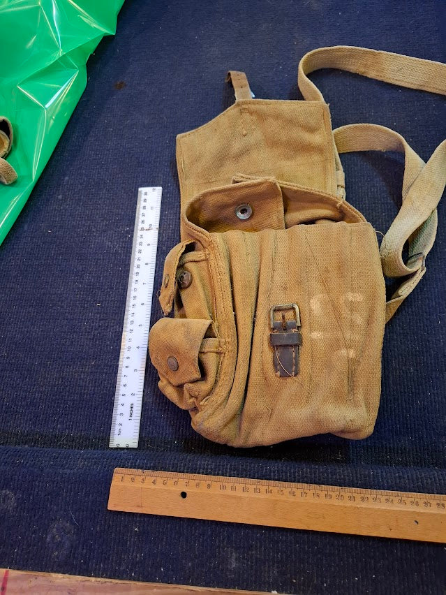 Old Military Pouch [ARM10166]