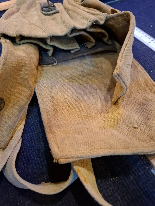 Old Military Pouch [ARM10166]