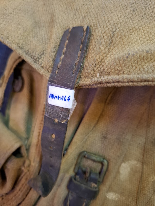 Old Military Pouch [ARM10166]