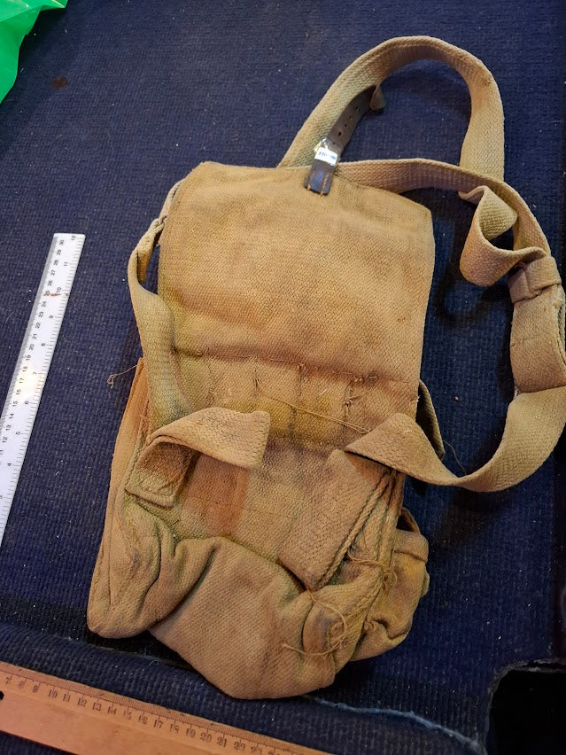 Old Military Pouch [ARM10166]
