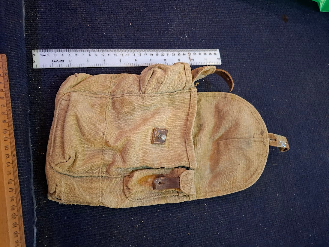 Old Military Pouch [ARM10170]