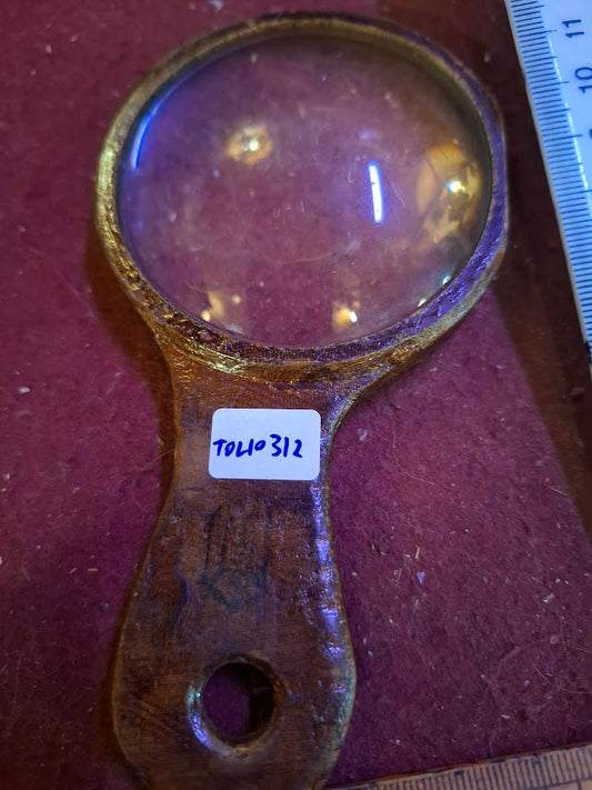 Old magnifying glass [TOL10312]